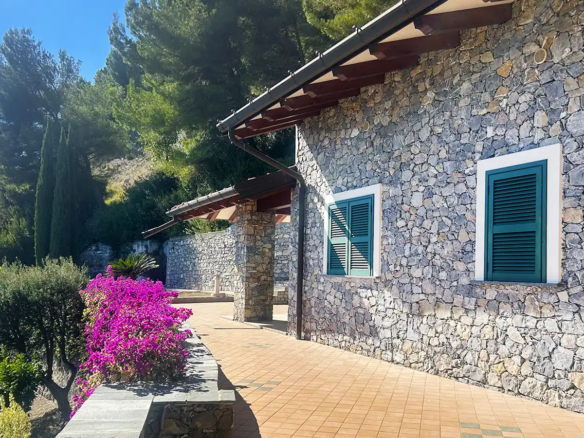 Villetta Con Giardino E Spettacolare Vista Mare Ad Alassio