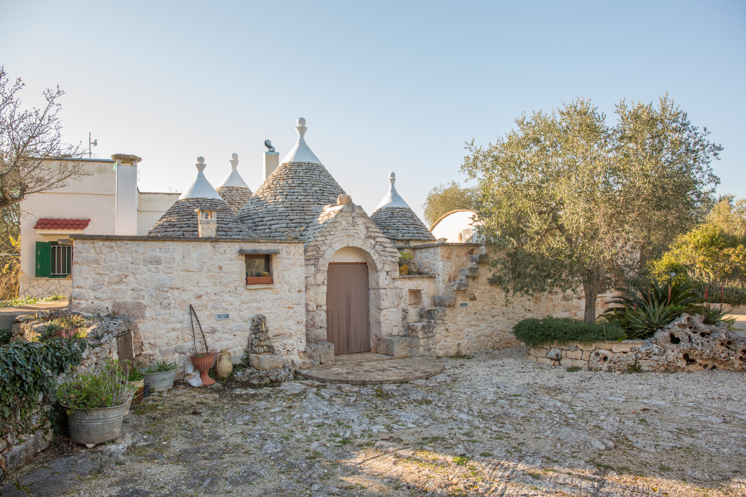 Affascinante Proprietà Composta Da Trulli E Lamia Con Terreno E Possibilità Piscina - Ceglie Messapica