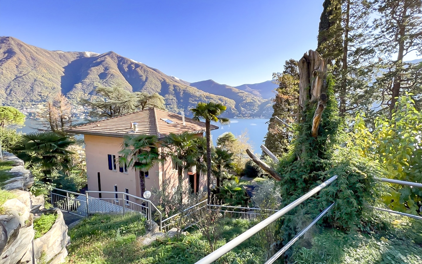 Ampia Villa Con Giardino E Splendida Vista Lago