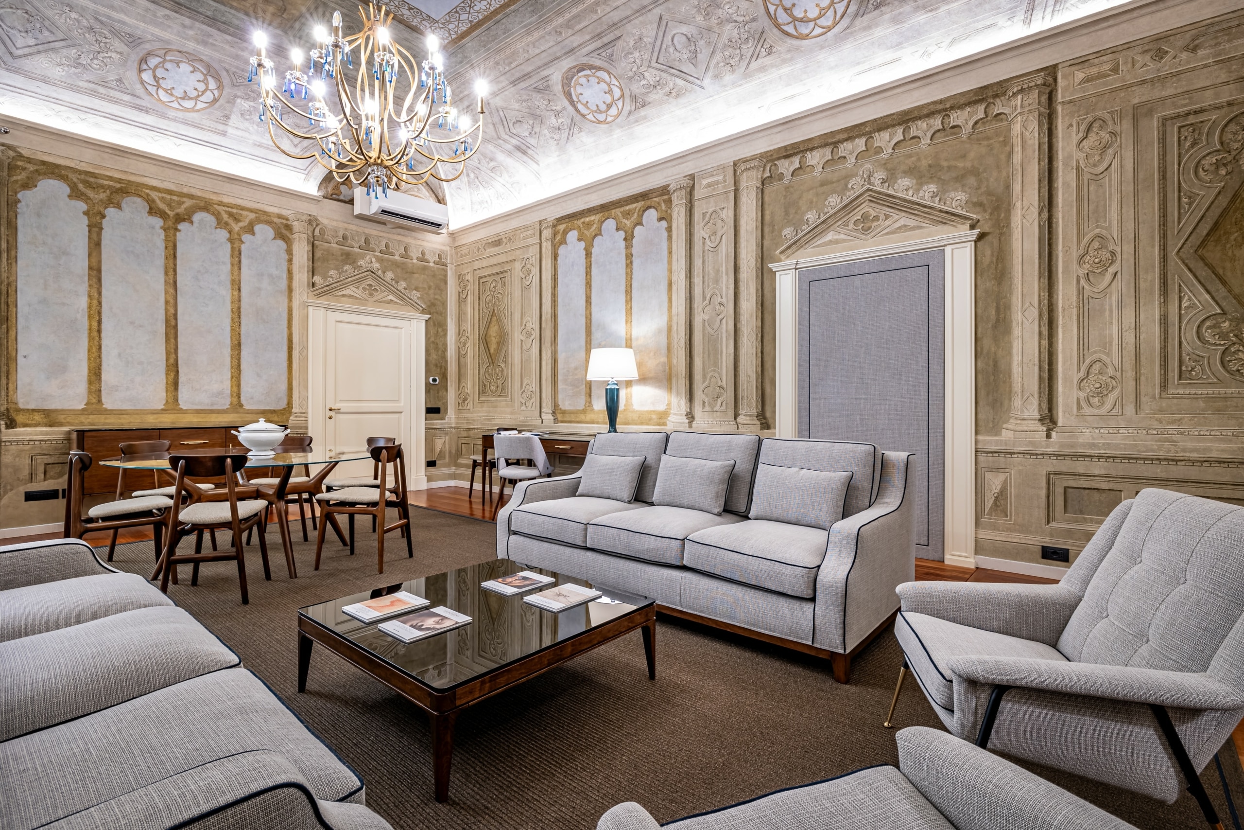 Prostorný prestižní apartmán s výhledem na Duomo ve Florencii