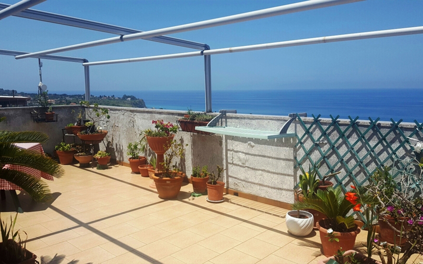 Ampio Appartamento In Zona Residenziale A Tropea