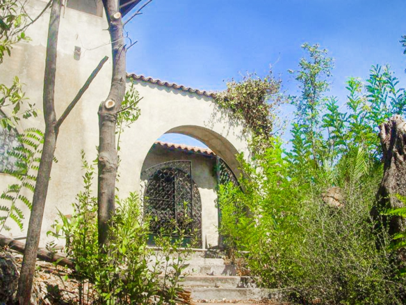 Antikk villa med panoramautsikt til salgs i Taormina