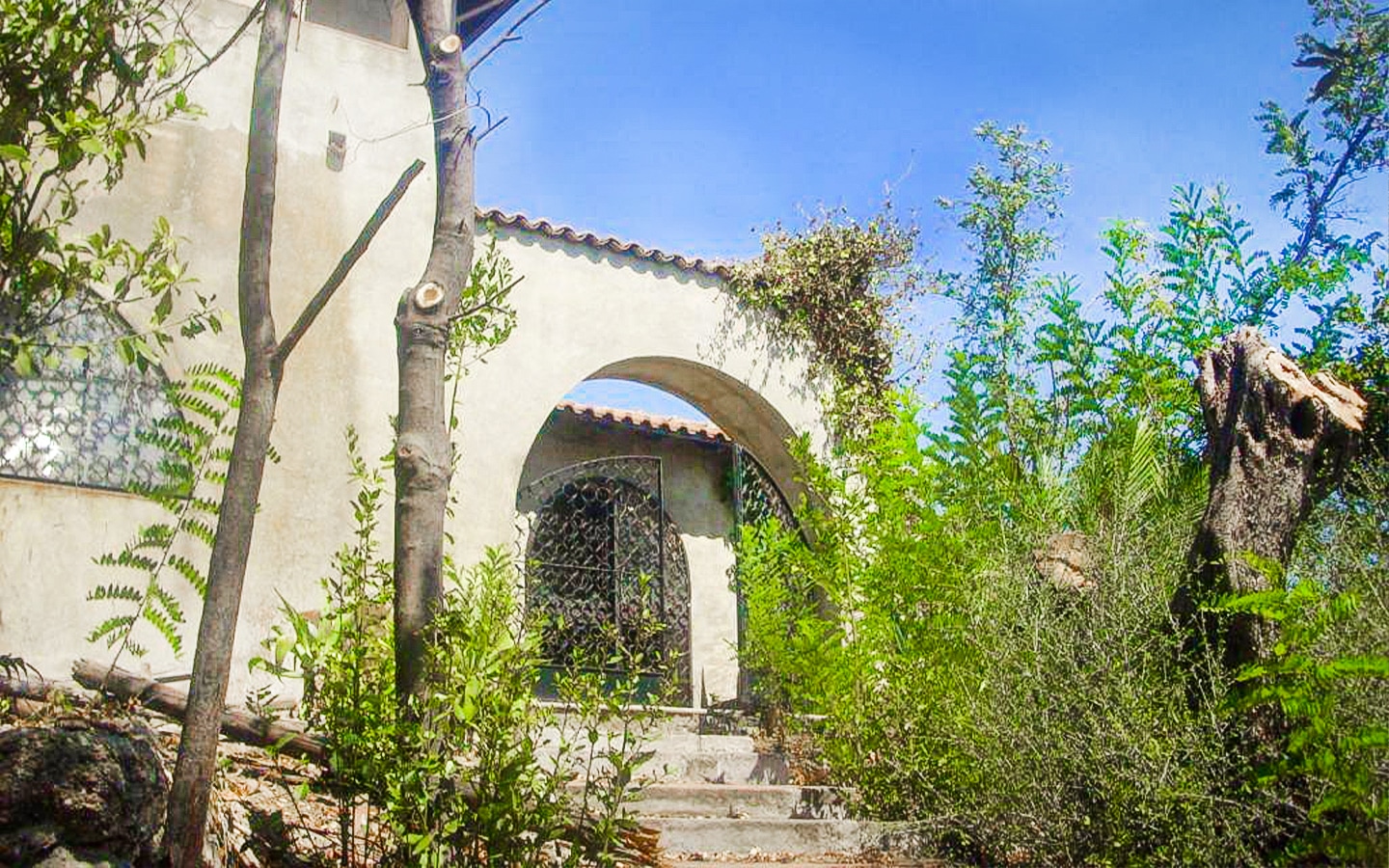 Antikk villa med panoramautsikt til salgs i Taormina