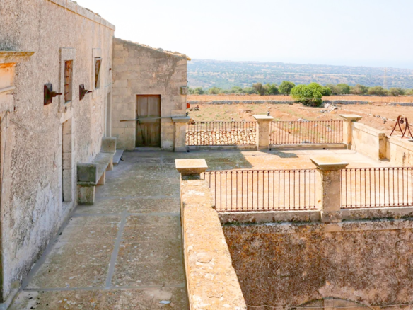 Antico Feudo Del 1600 Tra Le Campagne Ragusane