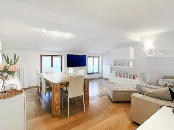 Attic Apartment in the Historic Centre of Como