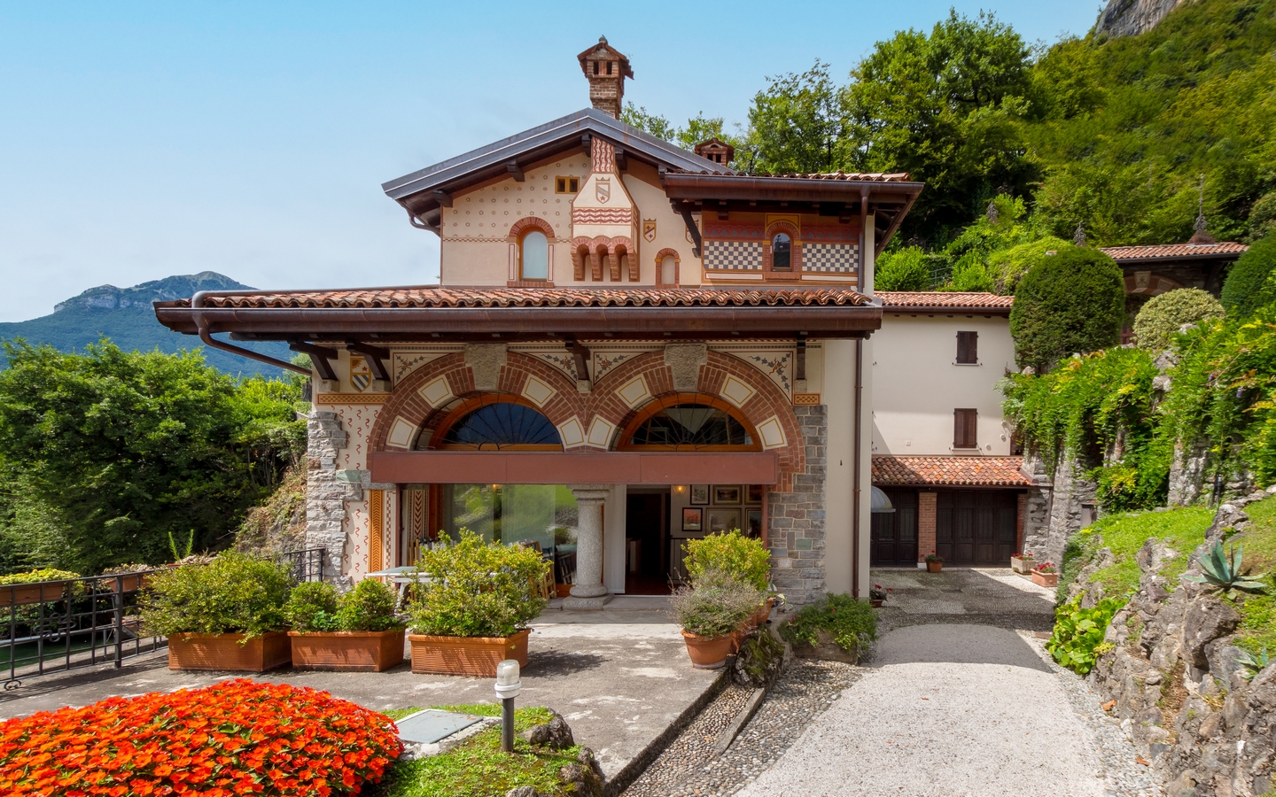Prestige-Wohnung in der Villa Coppedé