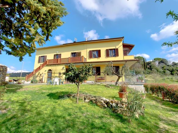 Casa Colonica Con Vista Panoramica E Uliveto A Santa Luce