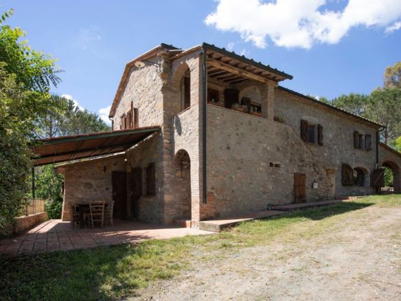 Toskanisches Bauernhaus mit Bauernhof und Pool
