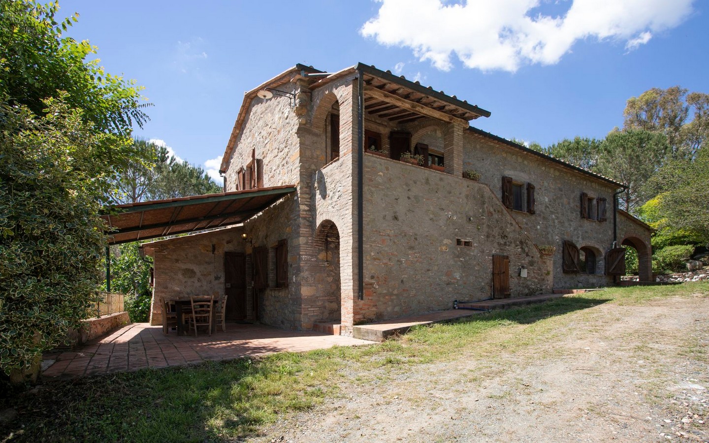 Toskanisches Bauernhaus mit Bauernhof und Pool