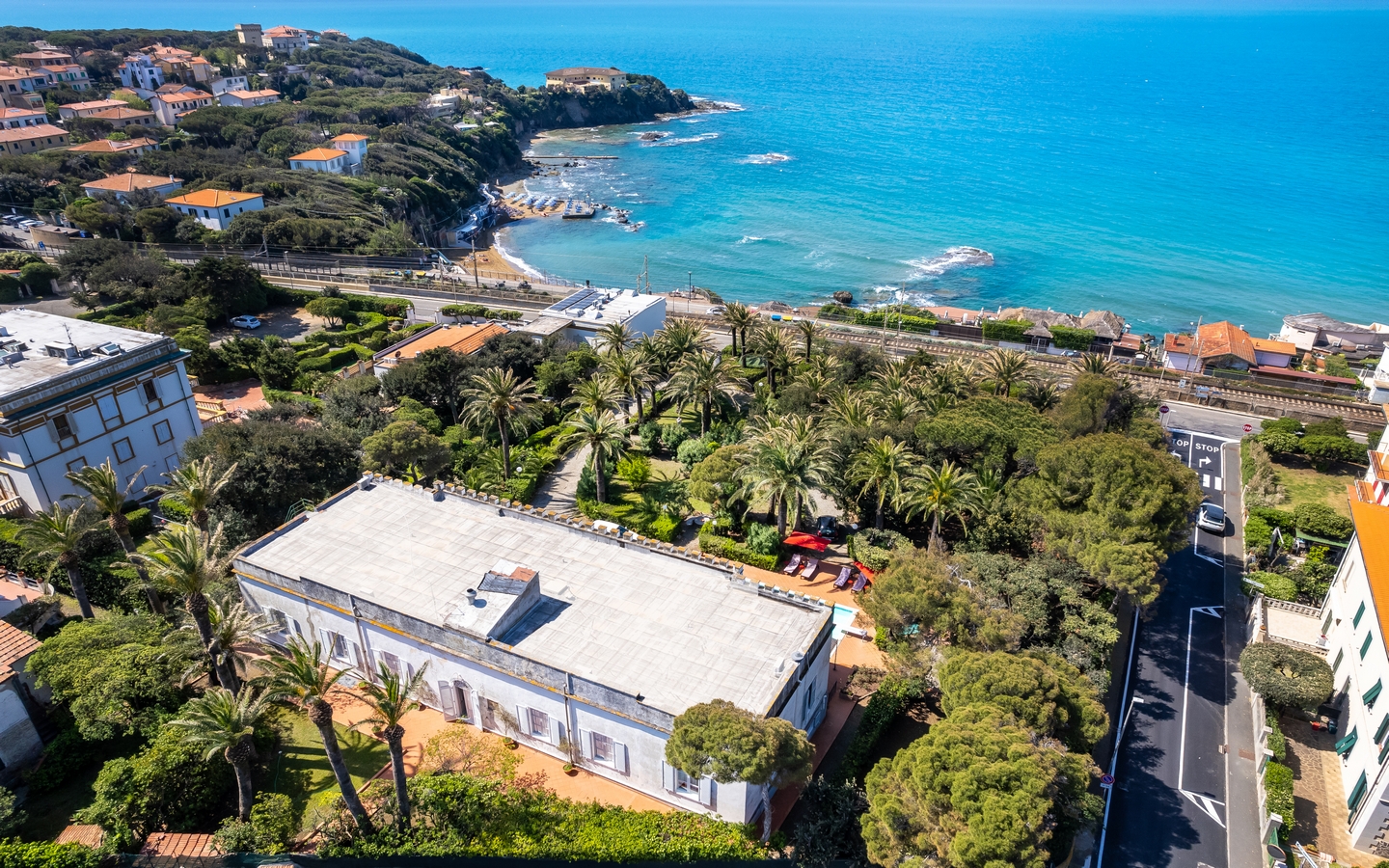 Elegantes historisches Wohnhaus mit Pool und Meerblick in Castiglioncello