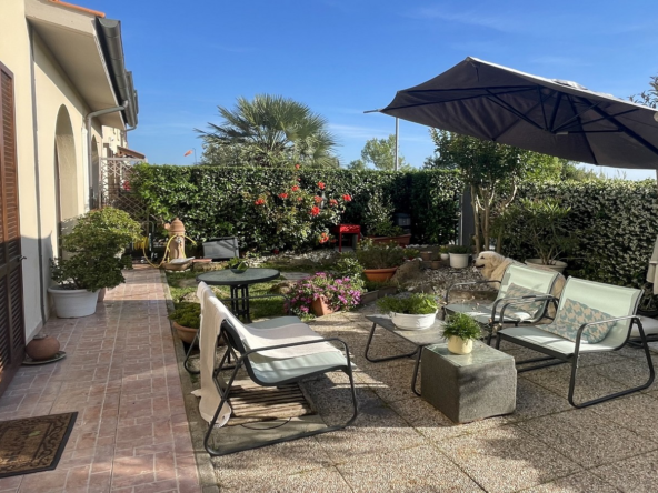 Elegante Villino A Schiera Con Giardino E Posto Auto