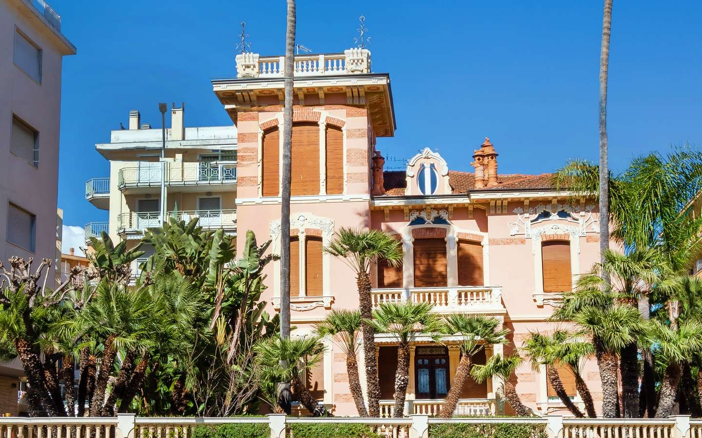 Esclusiva Villa Liberty Con Giardino E Piscina Nei Pressi Della Costa Azzurra - Taggia