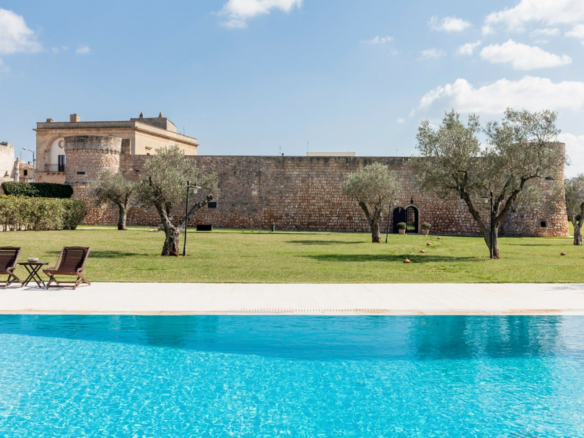 Esclusivo Castello Del 1500 Con Giardini Privati E Piscina A Tricase
