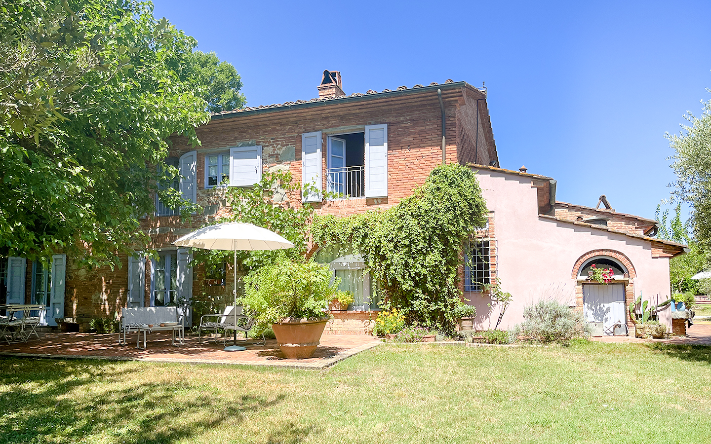 Prestigiosa Tenuta con Villa