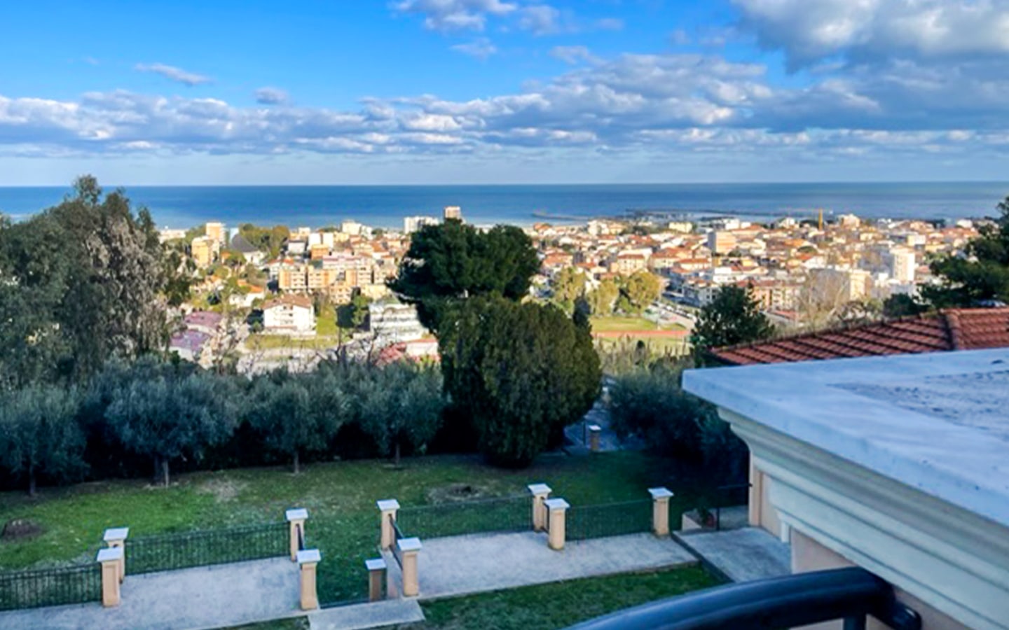 Prestigiosa Unità Immobiliare In Villa Con Vista Mare A Giulianova
