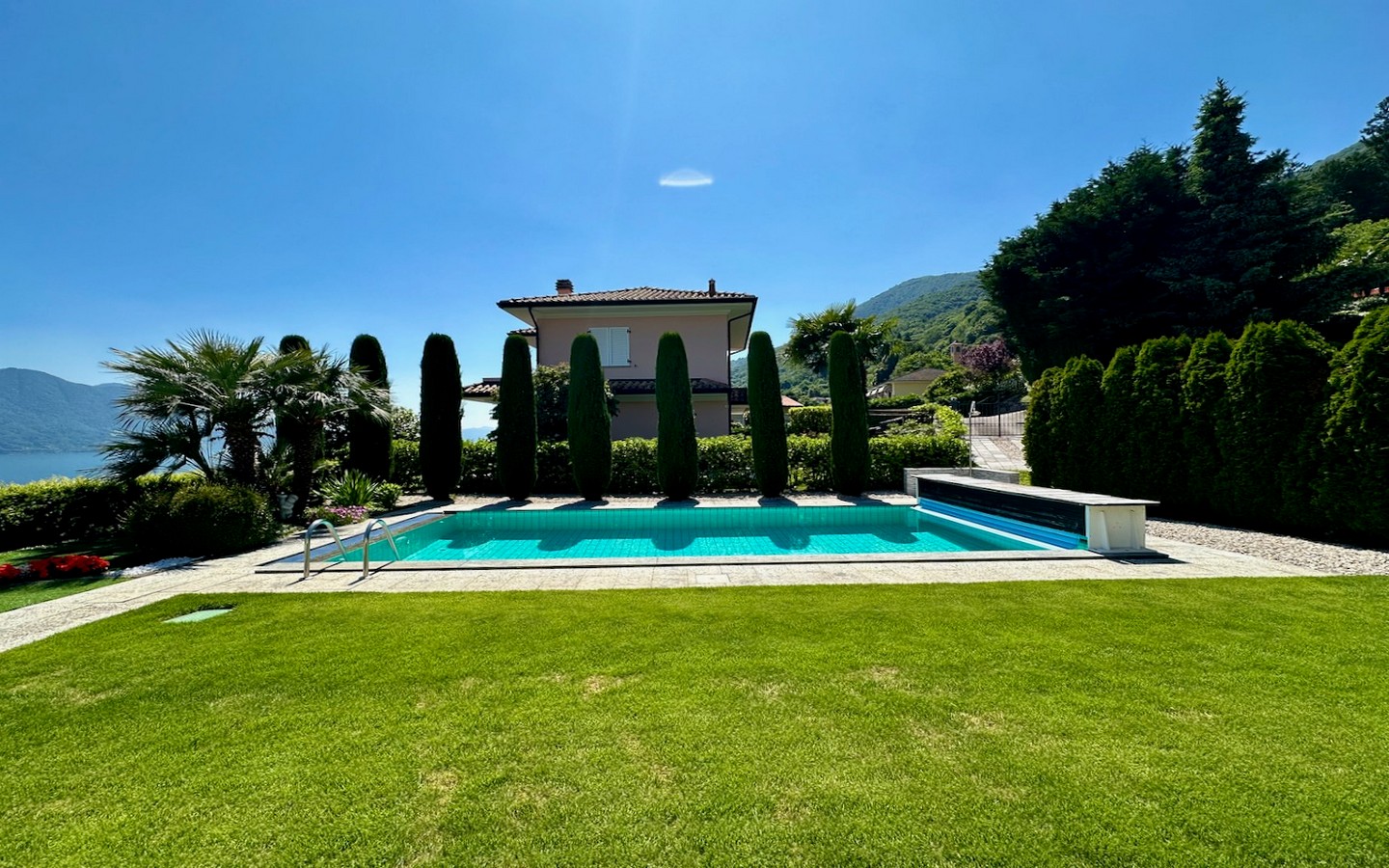 Prestigieuze villa met privézwembad en adembenemend uitzicht op het Lago Maggiore