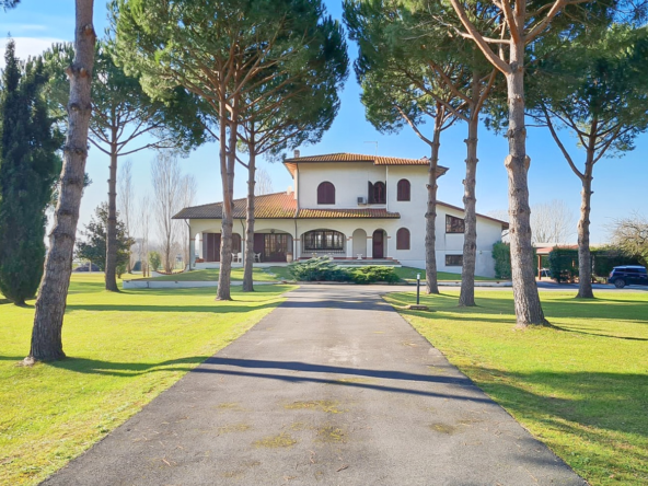 Prestigieuse villa individuelle avec grand jardin à Pietrasanta