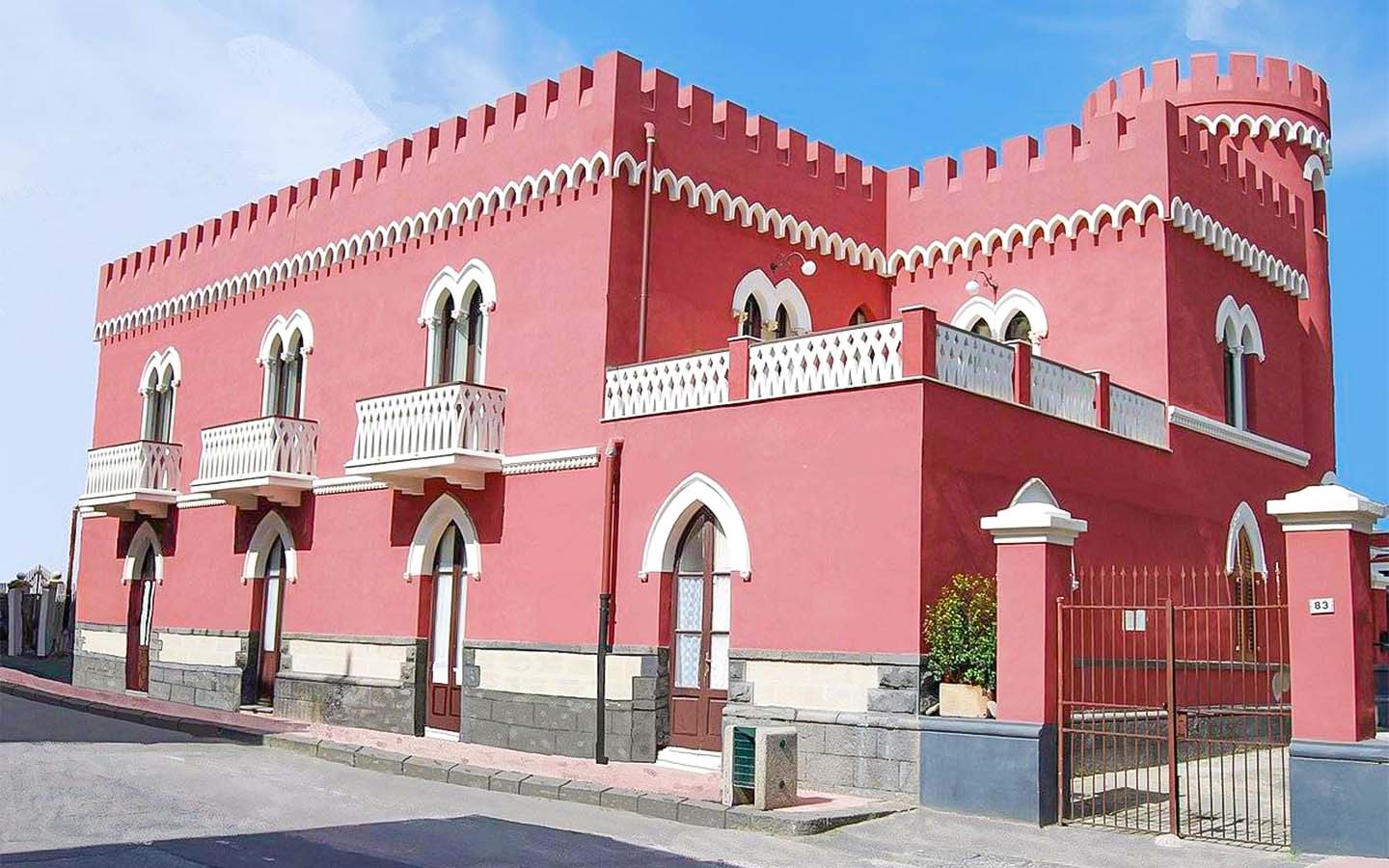 Prestigiosa Villa Storica In Vendita A Letojanni