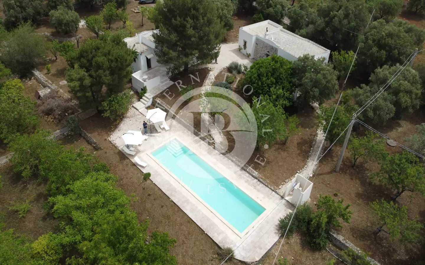 Piscina E Trullo A Ostuni