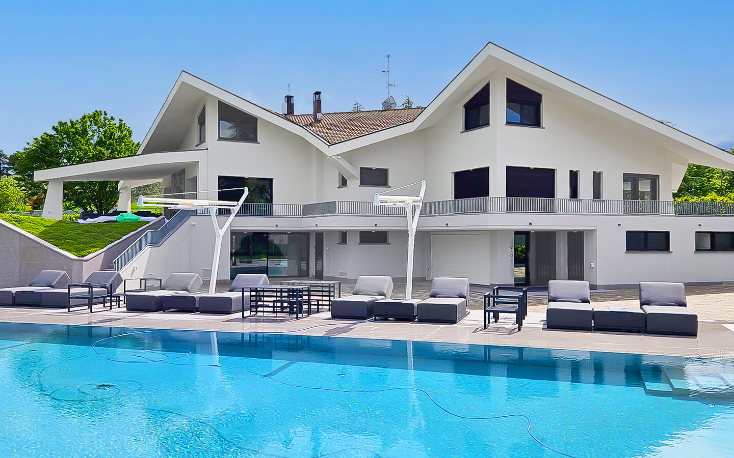 Splendida Villa di Design con Piscina a Sfioro - San Marino