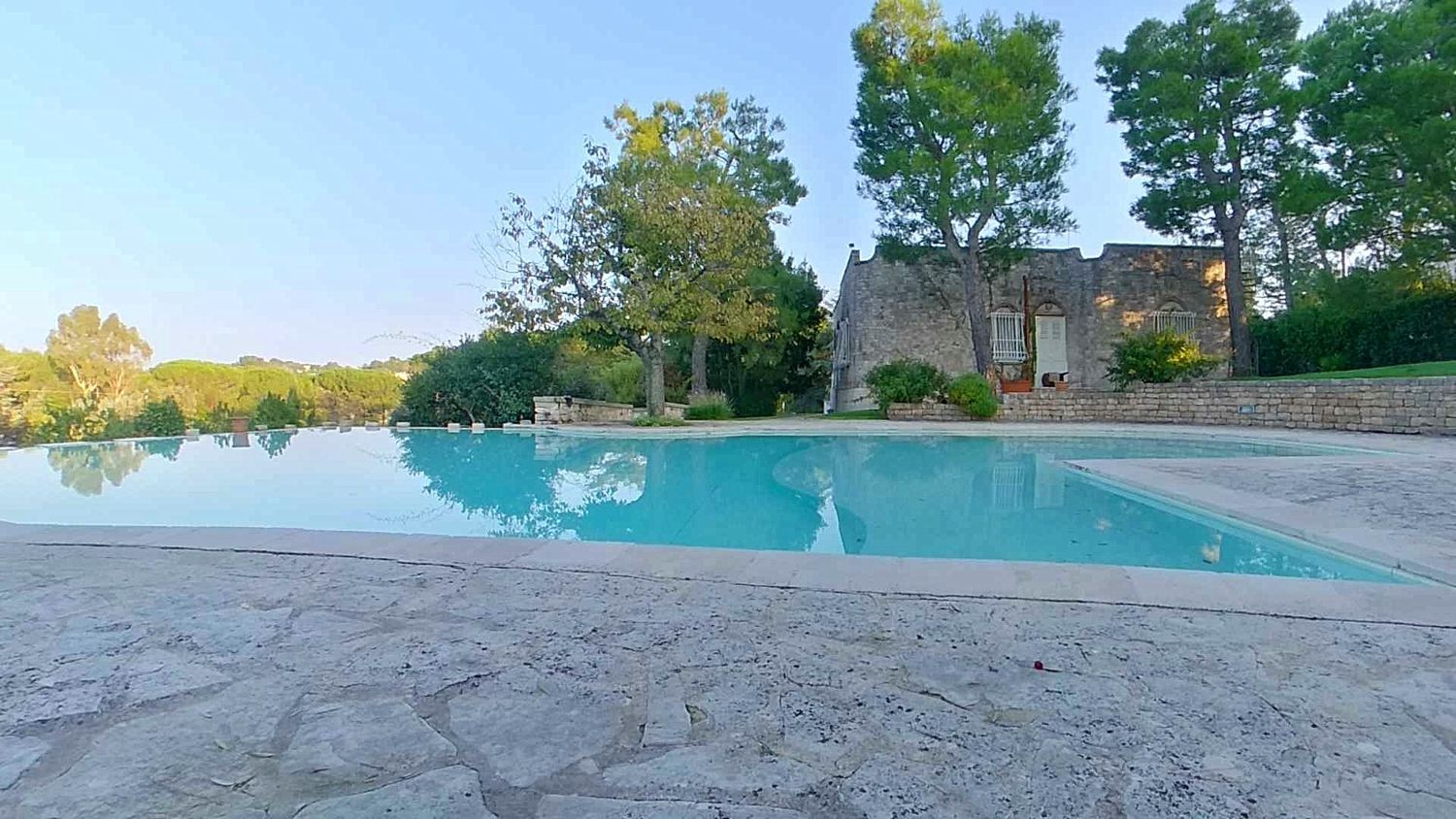 Suggestiva Villa In Pietra Ristrutturata Con Piscina