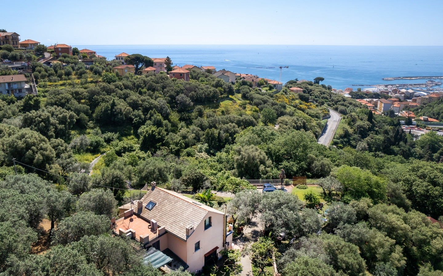 Villa Bifamiliare Vista Mare Con Terreno A Varazze