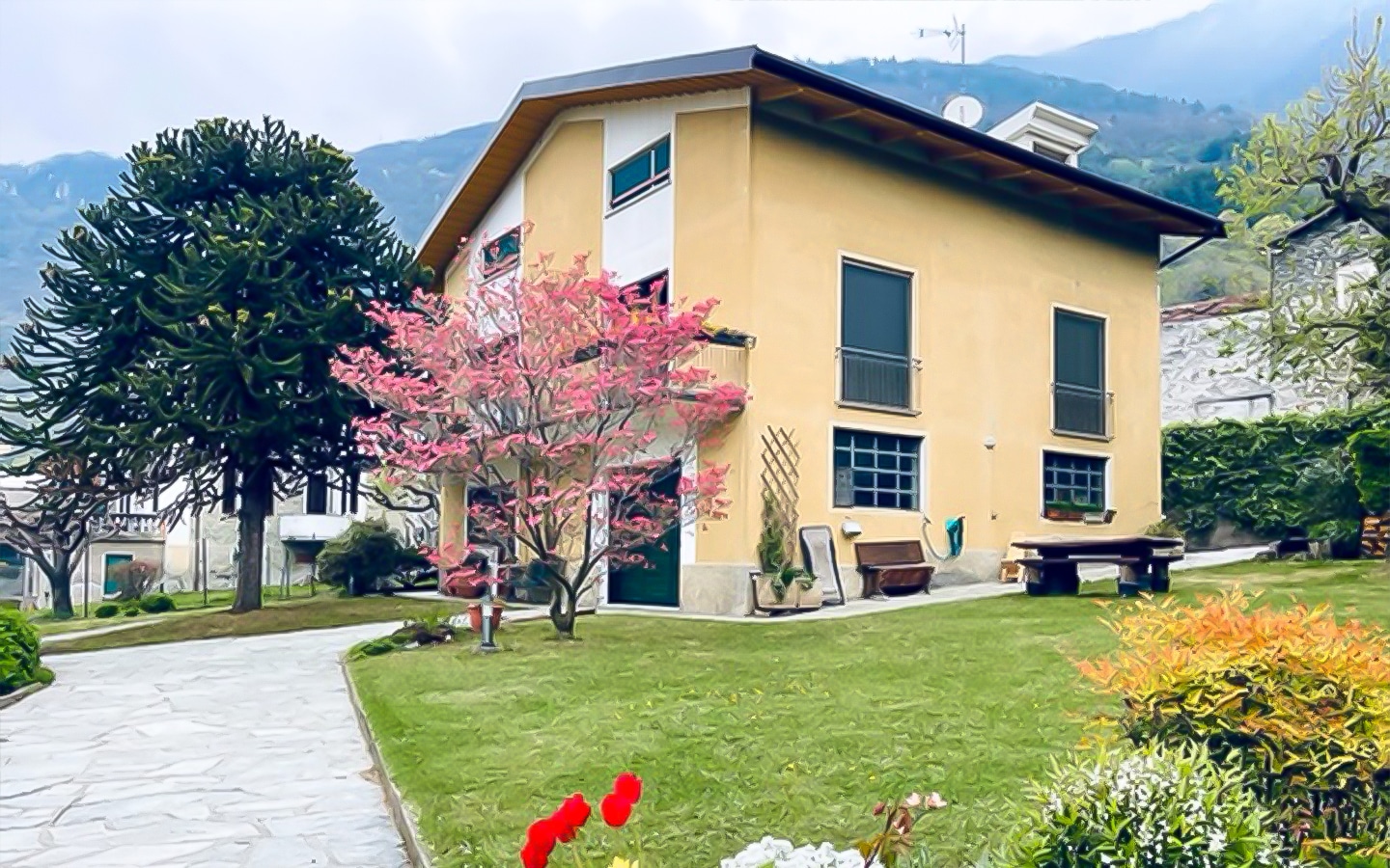 Villa Con Ampio Giardino A Pochi Km Dal Lago Di Como