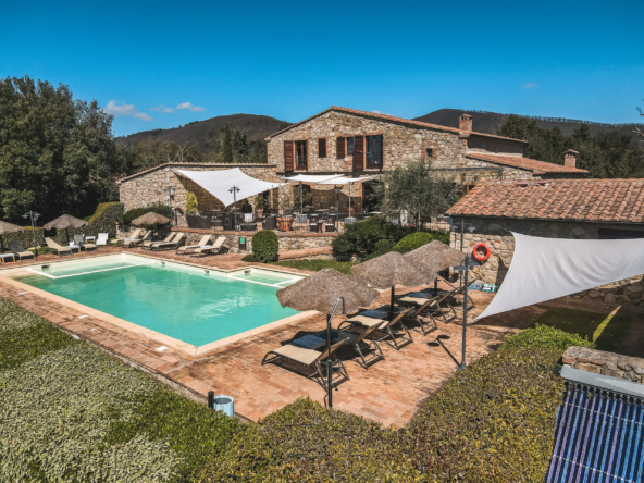 Resort Con Piscina