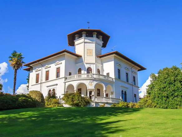 Villa fra begynnelsen av 1900-tallet med park og panoramautsikt - Biella