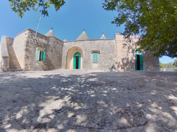 Steinvilla med havutsikt Trulli