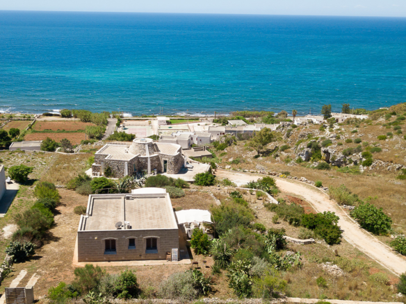 Villa In Typical Salento Stone With Jacuzzi Sea View In Torre Vado