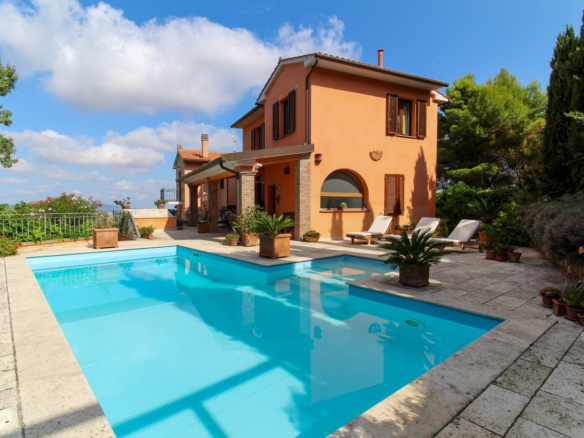 Villa Indipendente Con Vista Panoramica Sul Mare A Castellina Marittima