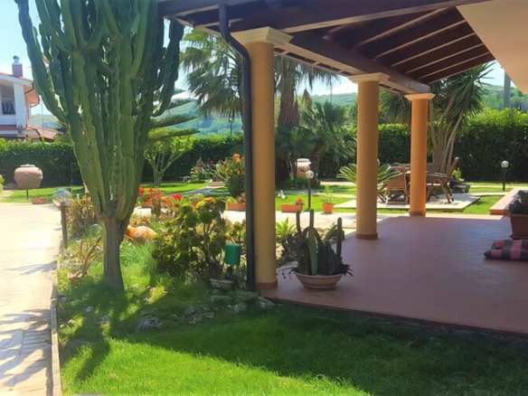 Villa Unifamiliare Con Giardino In Zona Collinare A Tropea