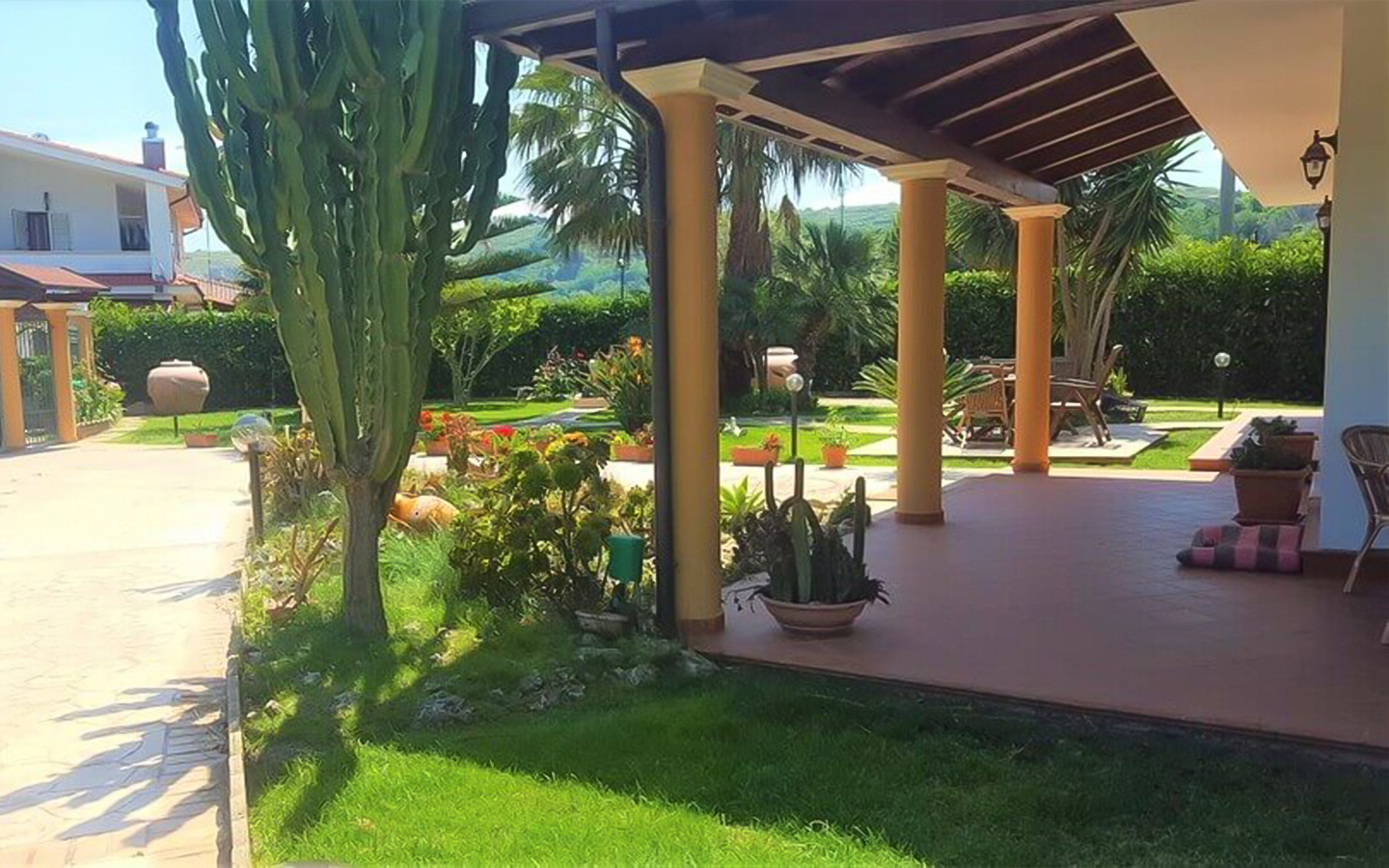 Villa Unifamiliare Con Giardino In Zona Collinare A Tropea