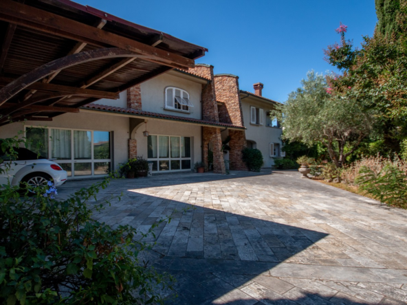 Vrijstaande villa te koop in Bibbona