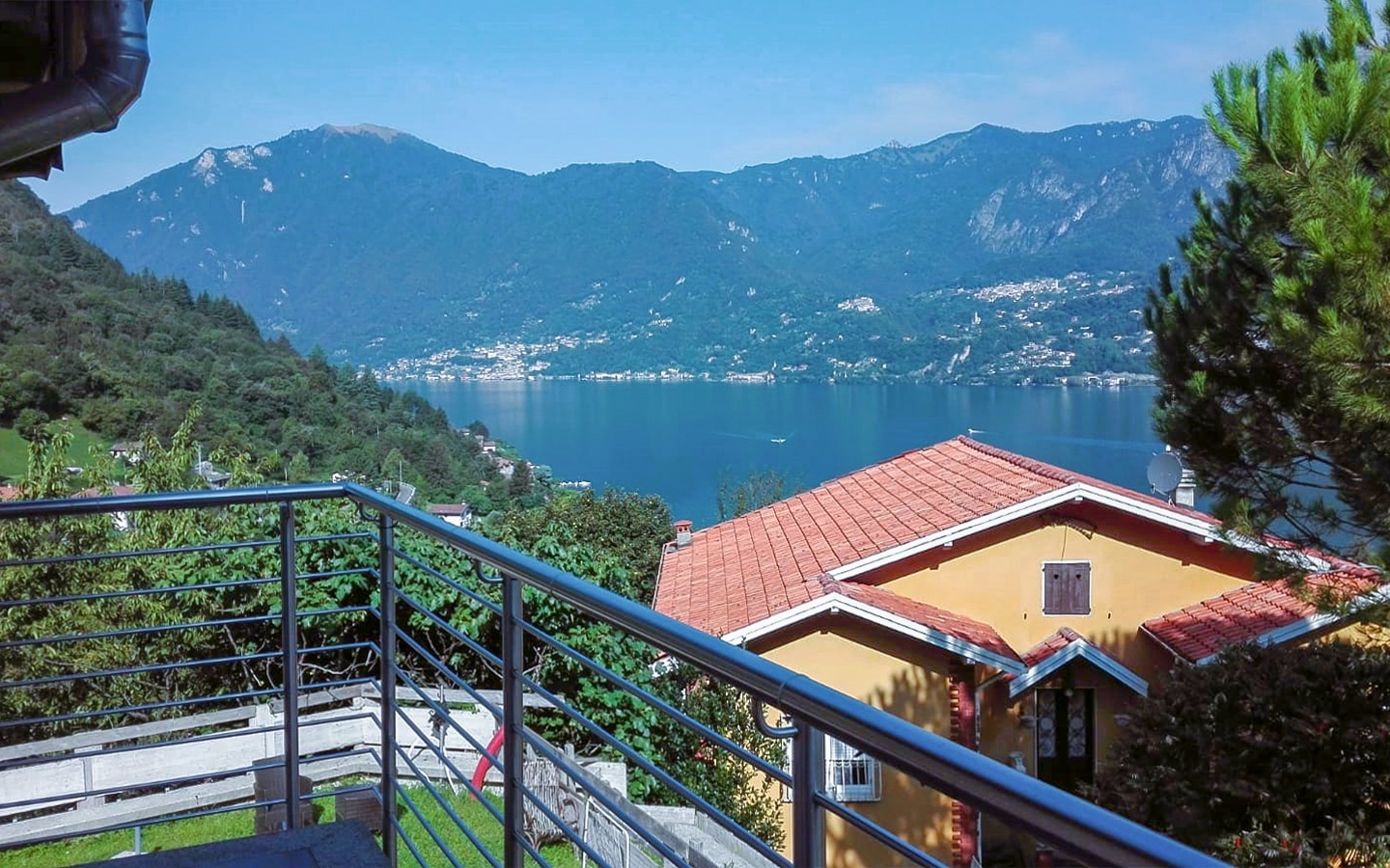 Moderne Villa mit Aussicht in Osteno