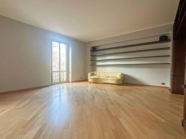 Wohnung mit Balkonen in Mailand