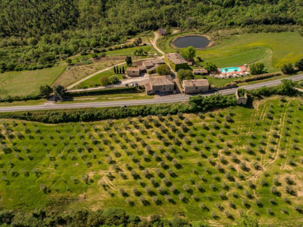 Borgo Sulle Alture Di Siena