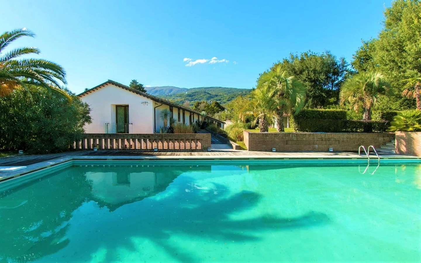 Elegant Villa With Pool In Ascoli Piceno (Marche)