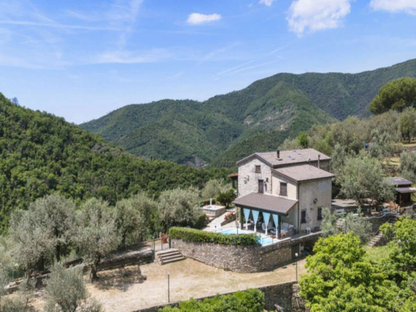 Elegant villa med pool i Recchese-baglandet - Avegno