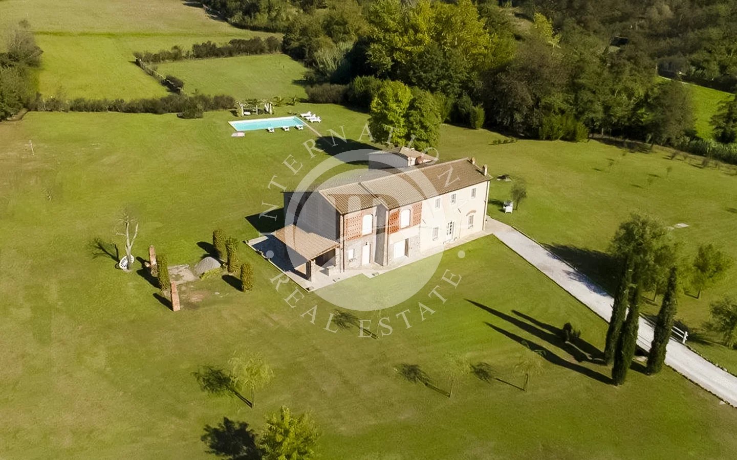 Exklusives renoviertes Bauernhaus in den Hügeln von Lucca