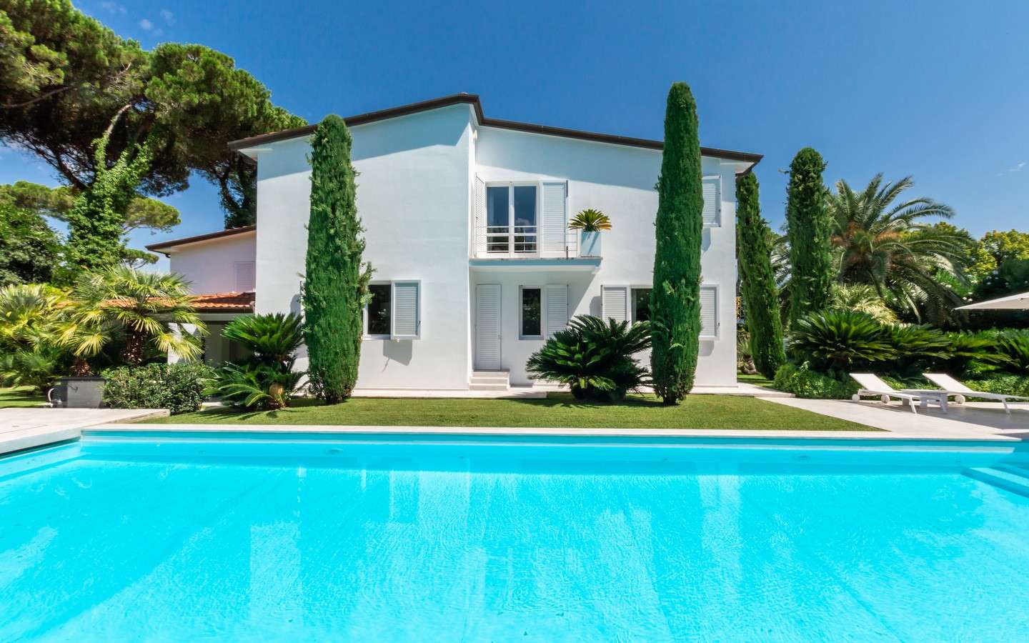Luxe villa met zwembad in Forte Dei Marmi - Roma Imperiale