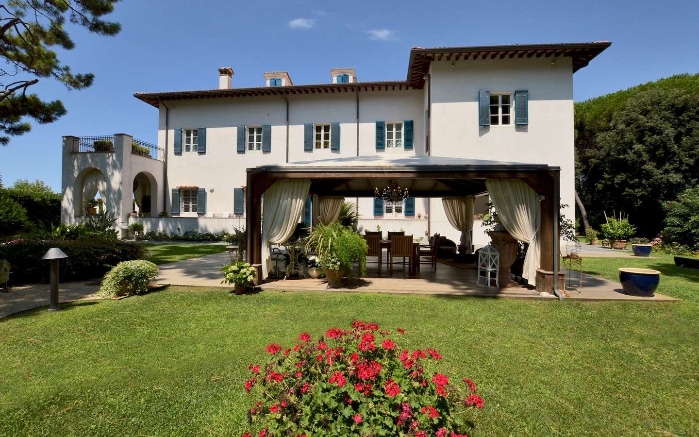 Luxuriöse Villa am Meer an der Apuanischen Riviera zu verkaufen