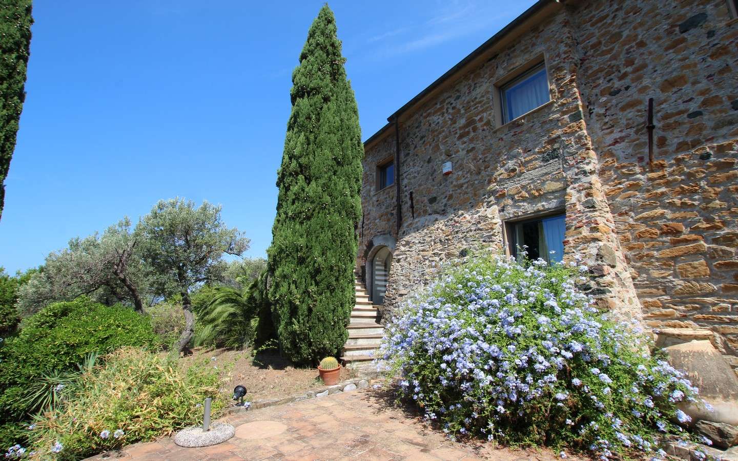 Villa i stein med panoramautsikt i Bonassola
