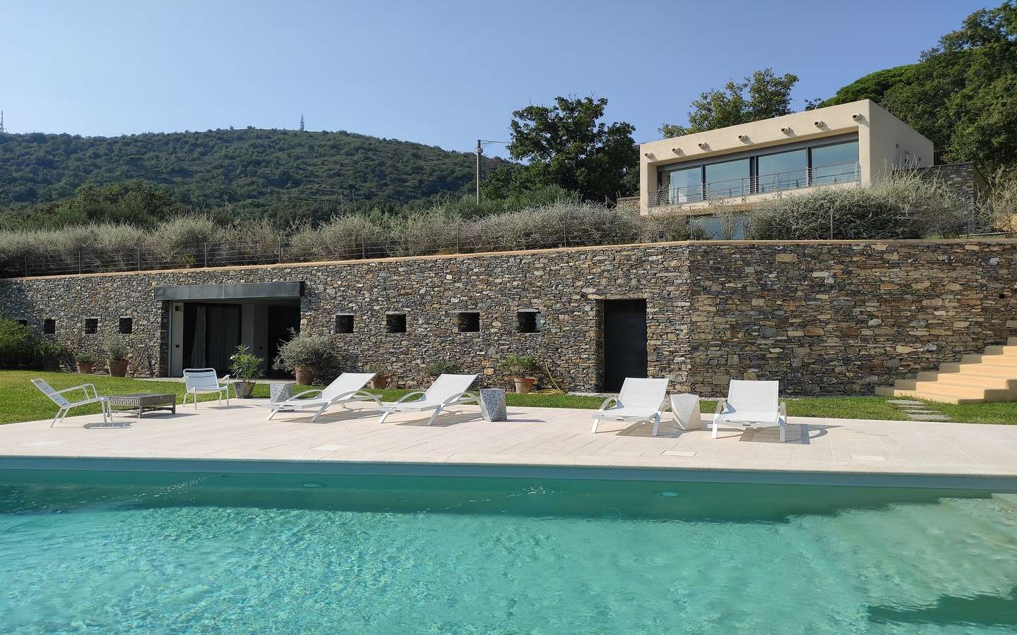 Moderne villa met prachtig uitzicht op zee in Alassio