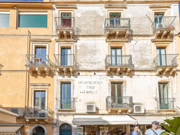 Prestigioso Appartamento con Terrazzo e Vista Panoramica in pieno Centro