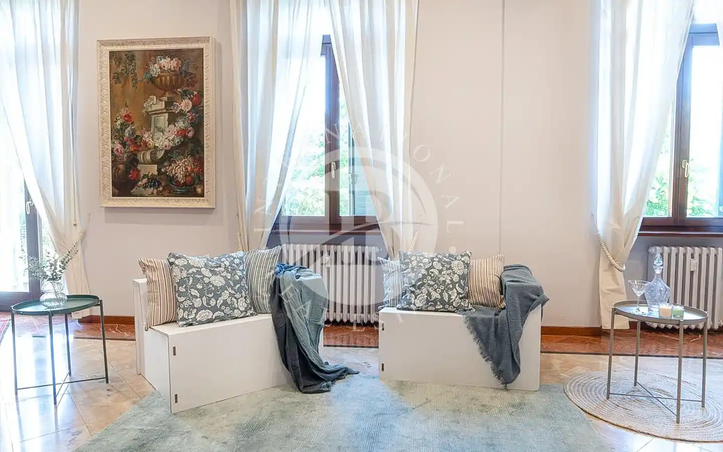 Ampio appartamento con vista Adige e posto auto a San Zeno, Verona