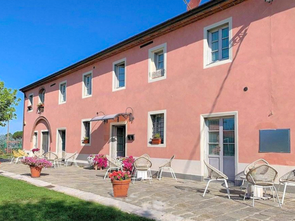 Rustico con piscina e terreno, Altopascio, Lucca, Toscana