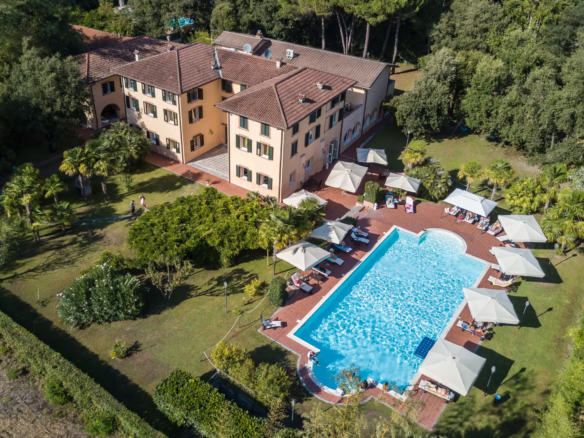 Prestigious historic villa luxury hotel near the sea in Versilia