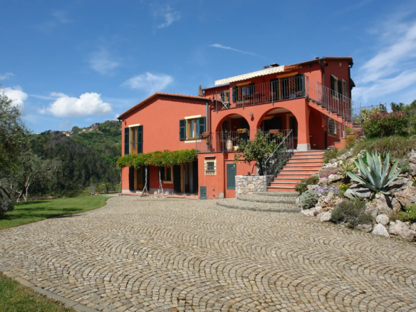 IB 747 Panoramic villa in La Spezia